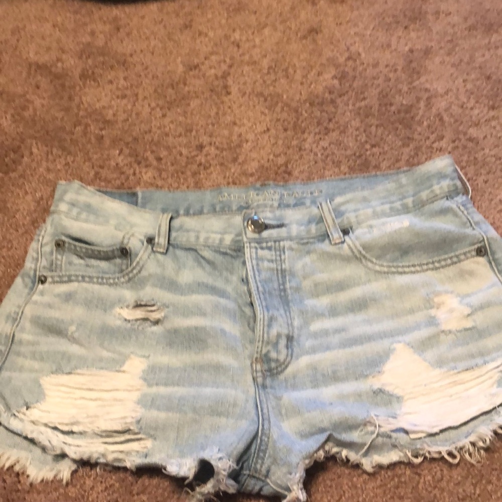 DISTRESSED AMERICAN EAGLE JEAN SHORTS!!!